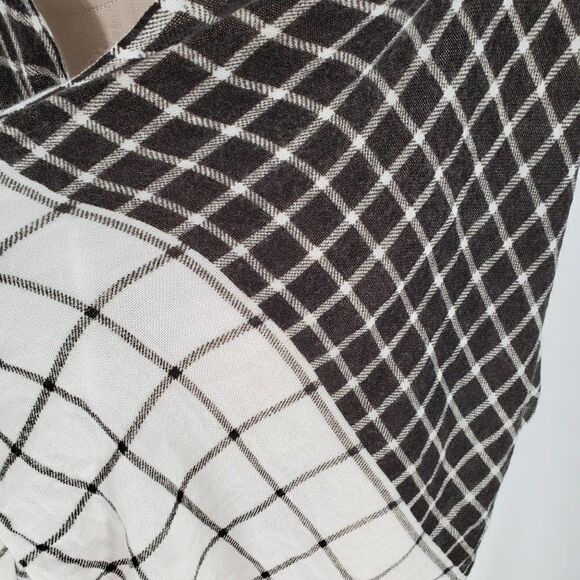 Womens Oversized Scarf Wrap Rectangle Black White Squares - Picture 2 of 5